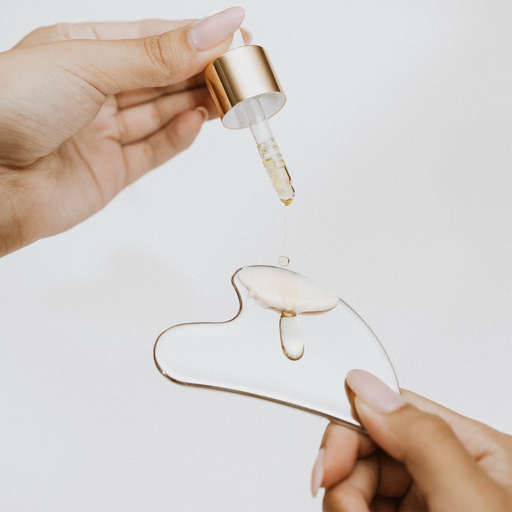 Gua Sha Tool & Travel Pouch - Rozuri by Maya